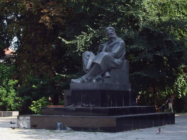 Statuia lui I.C. Bratianu - Bd. Dacia f.n. sector 1 &icirc;n parcul Aşezămintelor I.C.Brătianu, municipiul BUCURESTI