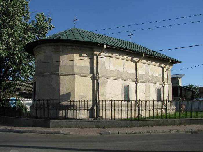 Biserica "Sf. Atanasie si Chiril" - Str. Cetăţii 1, municipiul TARGOVISTE, judetul Dambovita