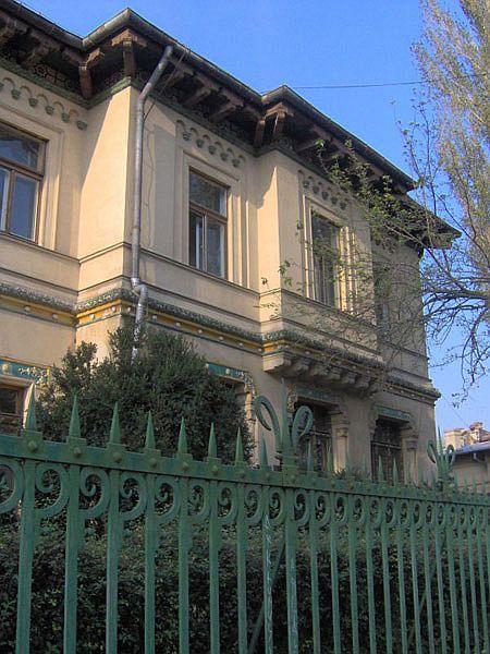 Scoala Centrala de Fete - Str. Icoanei 3-5 sector 2, municipiul BUCURESTI