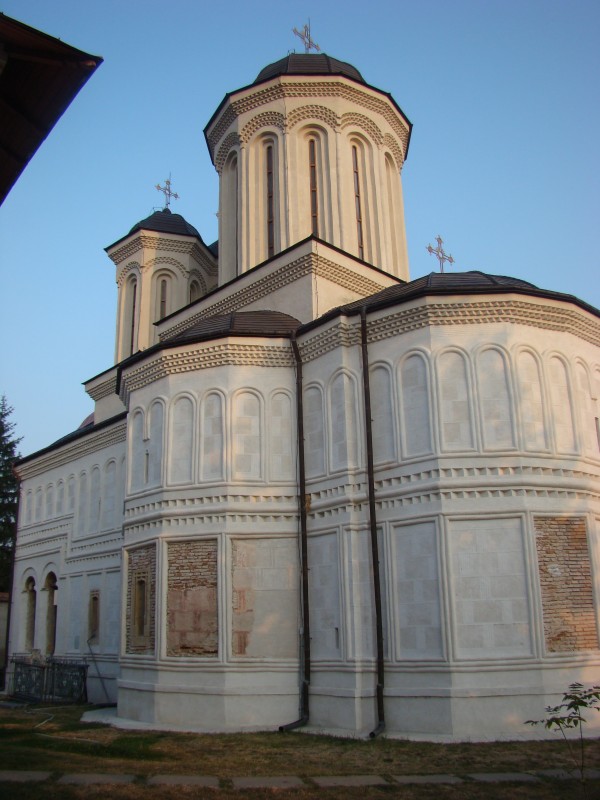 Biserica "Cuvioasa Paraschiva" - , sat GURA MOTRULUI; comuna BUTOIESTI, judetul Mehedinti