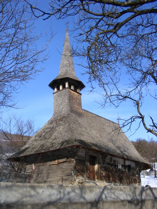 Biserica de lemn "Sf. Arhangheli Mihail si Gavriil" - 240, sat CIUMARNA; comuna ROMANASI, judetul Salaj