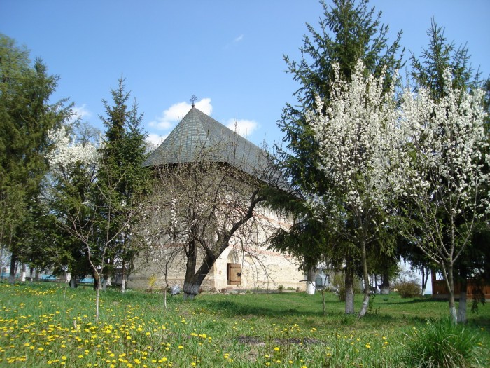 Biserica "Sf. Voievozi" - , sat RAZBOIENI; comuna RAZBOIENI, judetul Neamt
