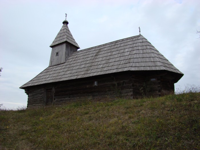 Biserica de lemn "Sf. Nicolae" - 232 A, sat VALENII; comuna ACATARI, judetul Mures
