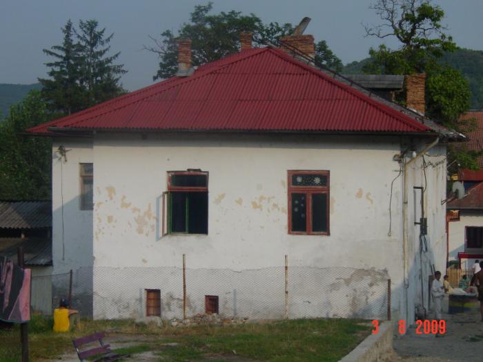 Ansamblul conacului Teodor Bratianu - &Icirc;n incinta Şcolii Ajutătoare, sat TIGVENI; comuna TIGVENI, judetul Arges
