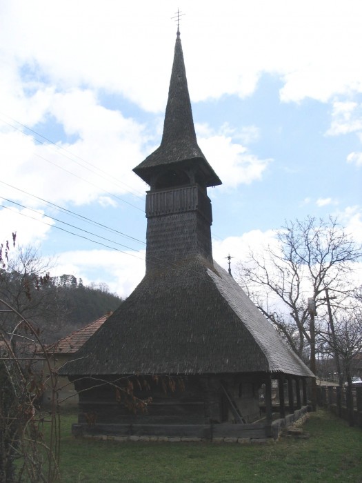 Biserica de lemn "Sf. Apostoli Petru si Pavel" - 43, sat SINPETRU ALMASULUI; comuna HIDA, judetul Salaj