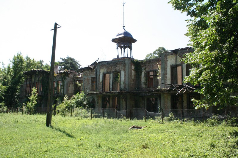 Castelul Vacarescu-Calimachi - 342, sat MANESTI; comuna MANESTI, judetul Prahova