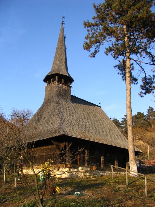 Biserica de lemn "Sf. Apostoli Petru si Pavel" - 94, sat apartinator CEHEI; oras SIMLEU SILVANIEI, judetul Salaj