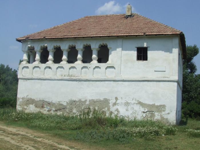 Cula Cutui - la marginea satului, spre Motru, sat BROSTENI; comuna BROSTENI, judetul Mehedinti