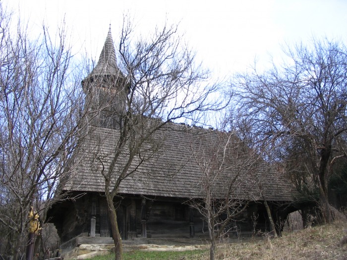 Biserica de lemn "Sf. Arhangheli Mihail si Gavriil" - Str. Eminescu Mihai 27, sat HIDA; comuna HIDA, judetul Salaj