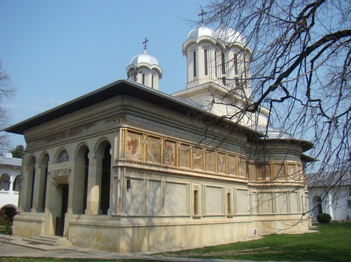 Biserica "Sf. Dimitrie" - Şos. Mănăstirea Căldăruşani 119, sat LIPIA; comuna GRUIU, judetul Ilfov