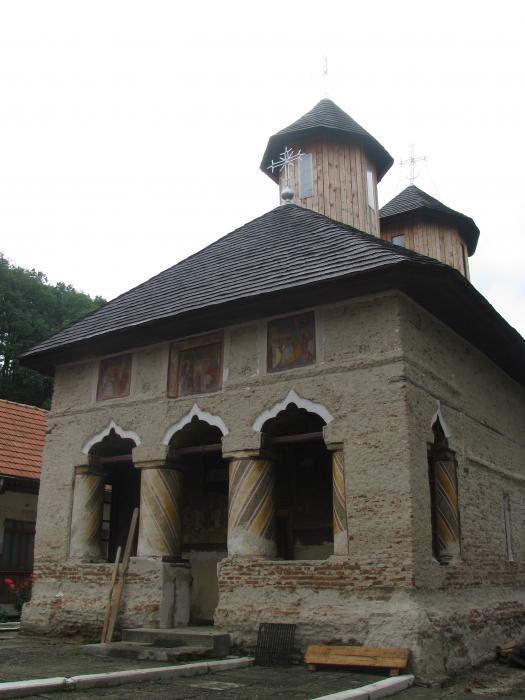 Biserica "Intrarea in Biserica" - Uliţa Bisericii 105B, sat URSOAIA; comuna COTMEANA, judetul Arges