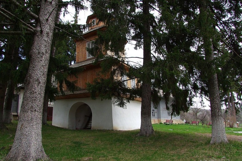 Schitul Valea Neagra - Schit Valea Neagră, la 1,5 km spre Herăstrău, sat VALEA NEAGRA; comuna NISTORESTI, judetul Vrancea