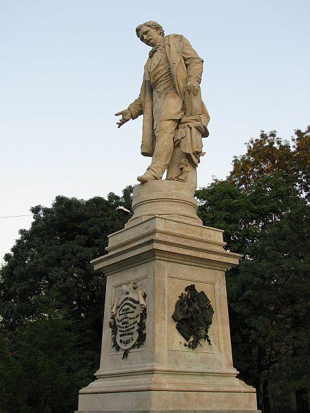 Statuia lui Ion Heliade Radulescu - Piaţa Universităţii f.n. sector 3, municipiul BUCURESTI