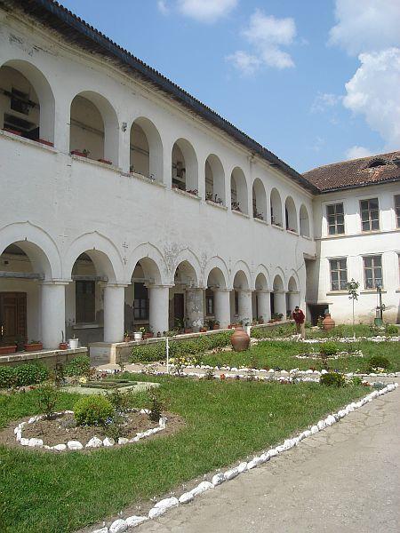 Chilii - Str. Radu Şerban 392, sat COMANA; comuna COMANA, judetul Giurgiu