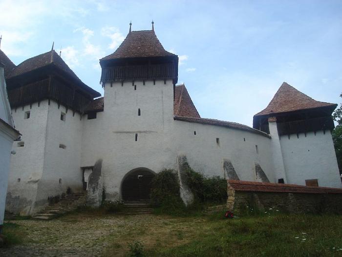 Ansamblul bisericii evanghelice fortificate - 52, sat VISCRI; comuna BUNESTI, judetul Brasov