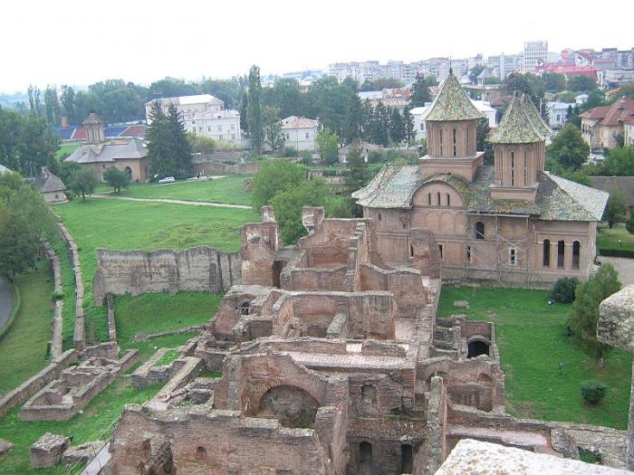 Biserica Domneasca "Adormirea Maicii Domnului" - Calea Domnească 181, municipiul TARGOVISTE, judetul Dambovita