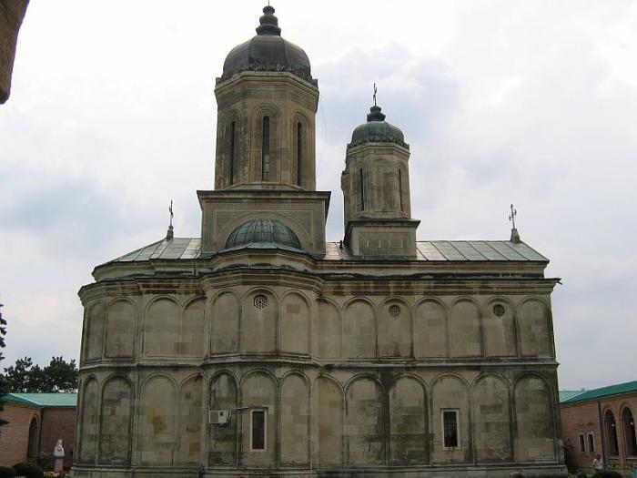 Biserica "Sf. Nicolae" - Aleea Mănăstirii Dealu, sat VIFORATA; comuna ANINOASA, judetul Dambovita