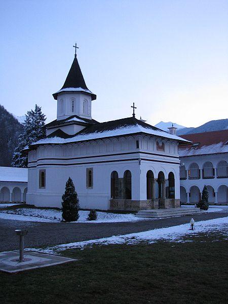 Biserica "Adormirea Maicii Domnului" a manastirii Brancoveanu - 10, sat SAMBATA DE SUS; comuna SAMBATA DE SUS, judetul Brasov